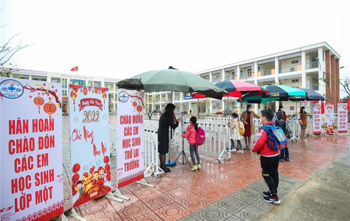 Hơn 18.000 học sinh từ lớp 1 đến lớp 6 của huyện Đan Phượng đến trường an toàn