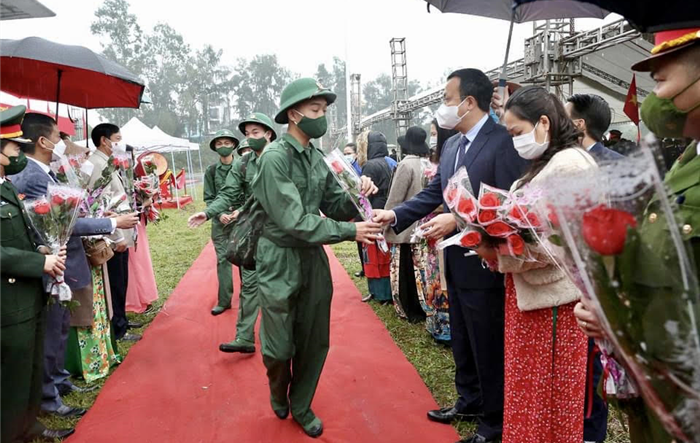 240 tân binh huyện Sóc Sơn lên đường nhập ngũ năm 2022