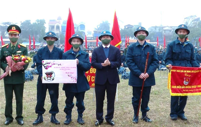 Huyện Ứng Hòa tổ chức Lễ giao quân năm 2022 trang trọng, an toàn