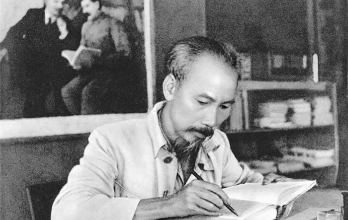 Hồ Chí Minh - Biểu tượng bản lĩnh Việt Nam