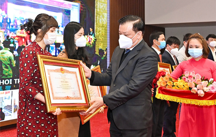 Luôn là những tấm gương sáng, để lại trong lòng dân những tình cảm ấm áp nhất