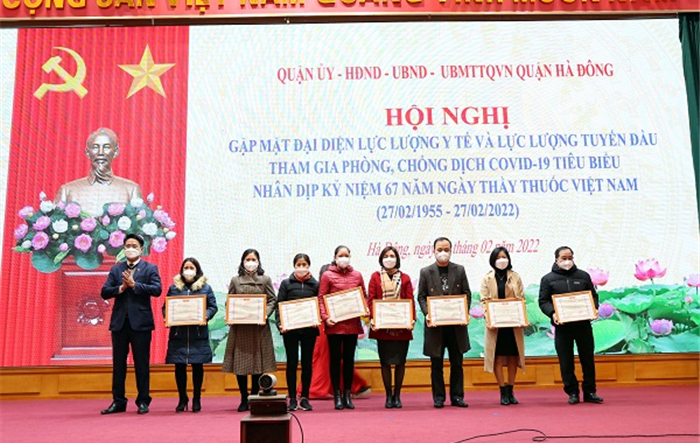 Quận Hà Đông gặp mặt, tri ân lực lượng tuyến đầu chống dịch 