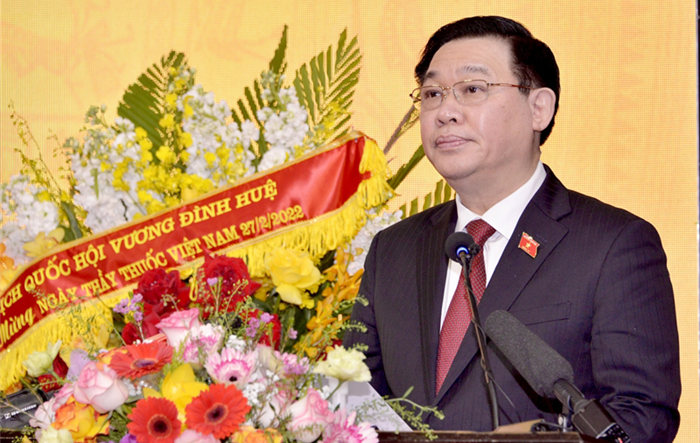 Chủ tịch Quốc hội Vương Đình Huệ thăm Bệnh viện Hữu nghị Việt - Đức nhân kỷ niệm Ngày thầy thuốc Việt Nam
