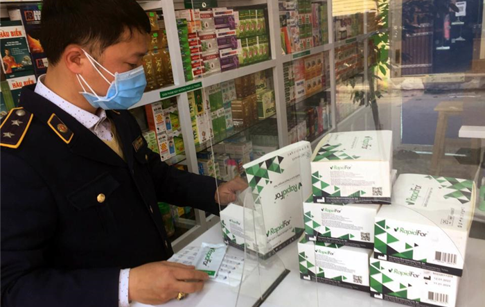 Các lực lượng chức năng Thành phố tăng cường kiểm soát mua bán vật tư, trang thiết bị y tế, thuốc hỗ trợ, điều trị Covid-19 