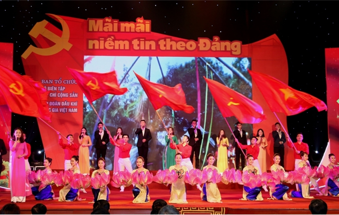 Dân tộc anh hùng, Đảng quang vinh, Bác Hồ vĩ đại và khát vọng mùa Xuân