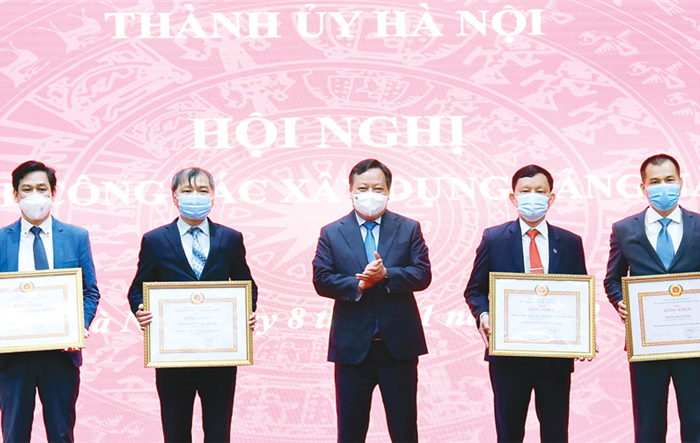 Đảng bộ Hà Nội luôn gương mẫu, đi đầu trong học tập và làm theo Bác