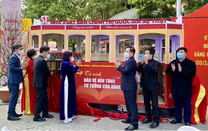 Nhà Xuất bản Chính trị quốc gia Sự thật ra mắt Tủ sách “Bảo vệ nền tảng tư tưởng của Đảng”