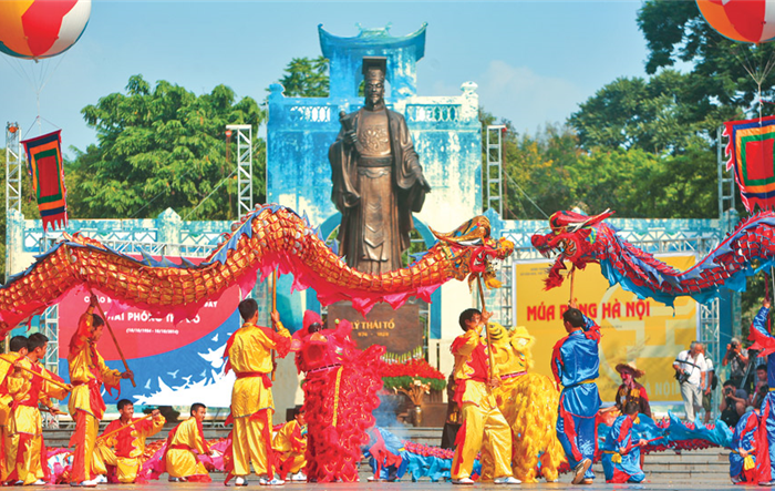 Văn hóa còn, dân tộc còn...