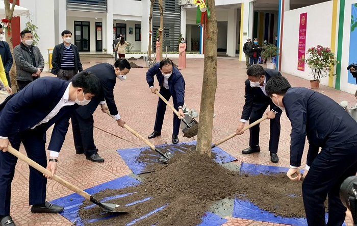 Chủ tịch HĐND Thành phố Nguyễn Ngọc Tuấn dự Tết trồng cây tại quận Đống Đa