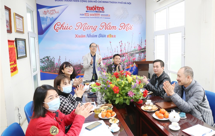 Phó Bí thư Thường trực Thành đoàn thăm, chúc Tết cán bộ, phóng viên Báo Tuổi trẻ Thủ đô