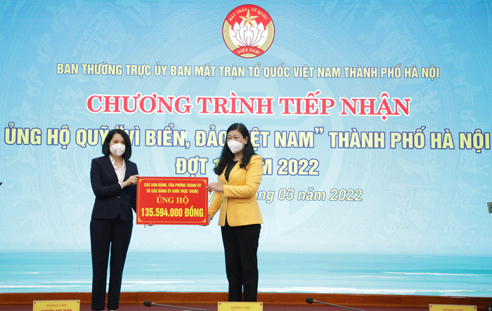 Uỷ ban MTTQ Việt Nam Thành phố tiếp nhận ủng hộ Quỹ “Vì biển, đảo Việt Nam”