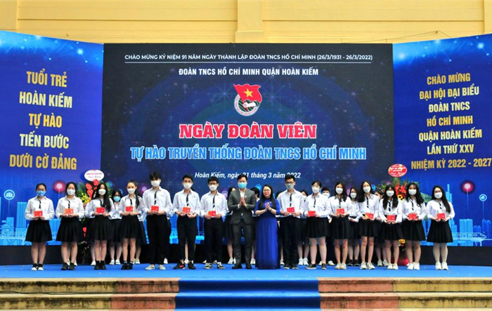 Đoàn thanh niên quận Hoàn Kiếm tổ chức Ngày đoàn viên năm 2022 thiết thực, ý nghĩa