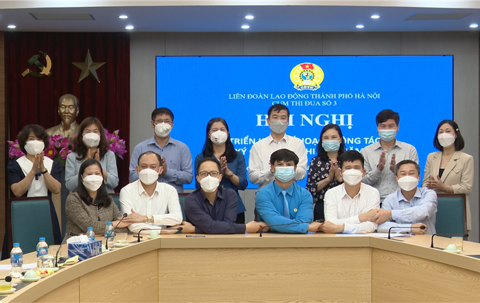Cụm Thi đua số 3 Liên đoàn Lao động thành phố Hà Nội ký giao ước thi đua năm 2022