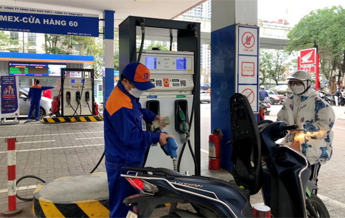 Chính phủ yêu cầu giá xăng dầu trong nước phản ánh, bám sát diễn biến giá thành phẩm xăng dầu thế giới