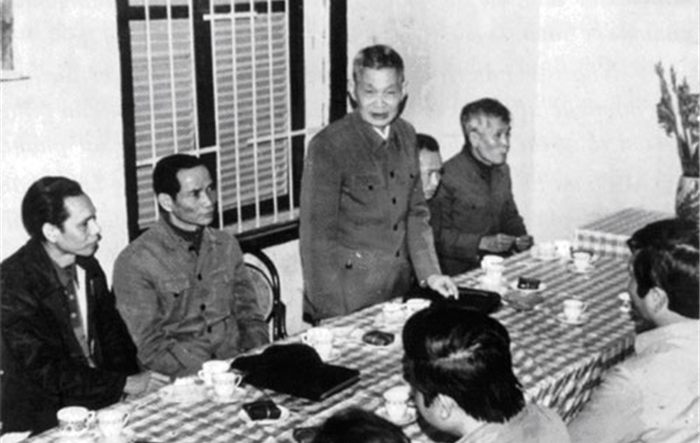 Đồng chí Lê Văn Lương với công tác phê bình và tự phê bình trong Đảng