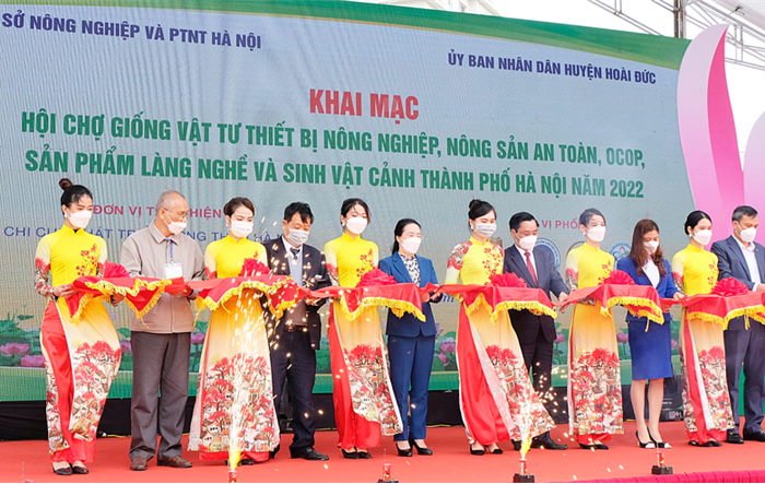 Khai mạc Hội chợ giống vật tư thiết bị nông nghiệp, nông sản an toàn, OCOP, sản phẩm làng nghề và sinh vật cảnh thành phố Hà Nội
