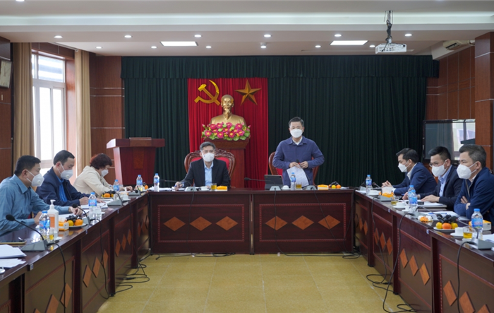 Chủ tịch Liên đoàn Lao động Thành phố làm việc với Công đoàn các Khu Công nghiệp và Chế xuất