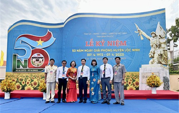 Chủ tịch UBND Thị xã Sơn Tây thăm và làm việc tại huyện Lộc Ninh, tỉnh Bình Phước