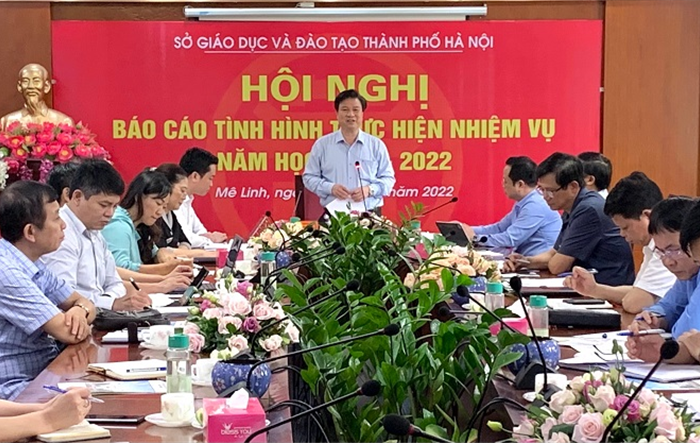 Thứ trưởng Bộ Giáo dục và Đào tạo Nguyễn Hữu Độ làm việc với ngành Giáo dục và Đào tạo Hà Nội về tình hình thực hiện nhiệm vụ năm học 2021-2022