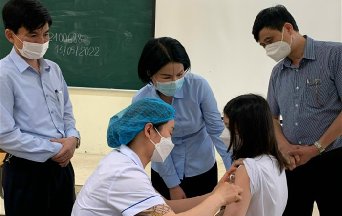 Ủy viên Bộ Chính trị, Bí thư Thành ủy Hà Nội Đinh Tiến Dũng: Tập trung tiêm vắc xin cho trẻ từ 5 đến dưới 12 tuổi bảo đảm an toàn