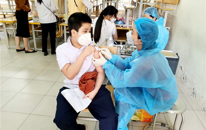 Huyện Thanh Trì triển khai  tiêm chủng vắc xin cho trẻ em từ 5 đến dưới 12 tuổi đảm bảo an toàn