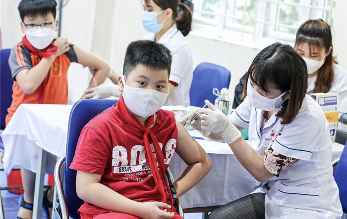 Quận Thanh Xuân tiêm vắc xin phòng Covid-19 cho học sinh tiểu học