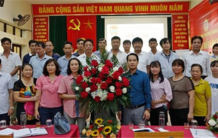 Lễ ra mắt chi hội nông dân nghề nghiệp trồng hoa, cây cảnh tại phường Trung Sơn Trầm