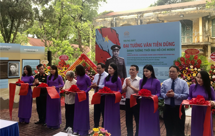 Tôn vinh những cống hiến của Đại tướng Văn Tiến Dũng  trong sự nghiệp đấu tranh, giải phóng dân tộc
