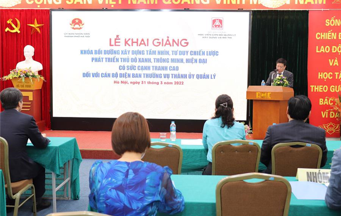 Khai giảng khóa bồi dưỡng xây dựng tầm nhìn phát triển Thủ đô