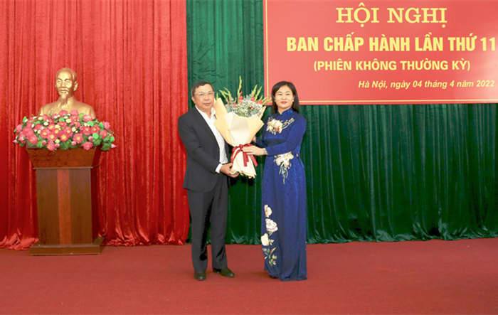 Đồng chí Nguyễn Hữu Hoàng giữ chức vụ Phó Chủ tịch Hội Nông dân thành phố Hà Nội