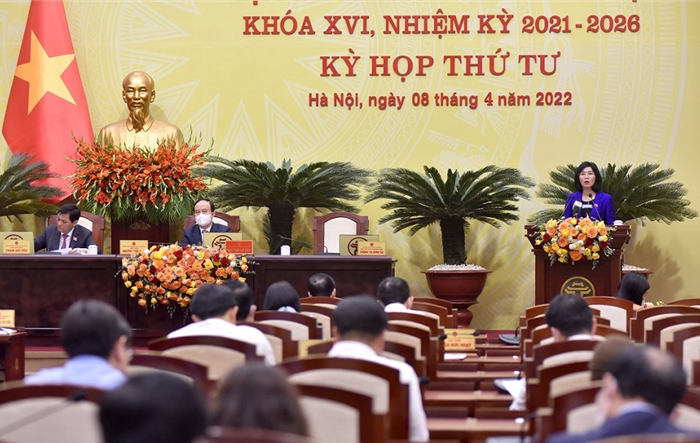 Thông qua các nghị quyết quan trọng