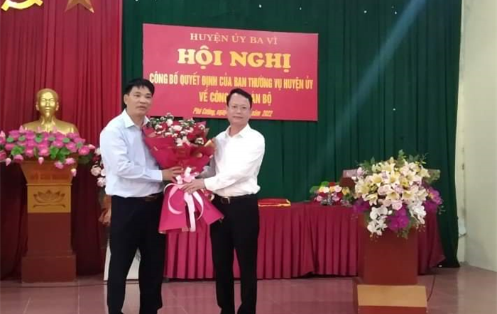 Công bố quyết định về việc luân chuyển Bí thư Đảng ủy 02 xã Phú Cường và Châu Sơn - Huyện Ba Vì