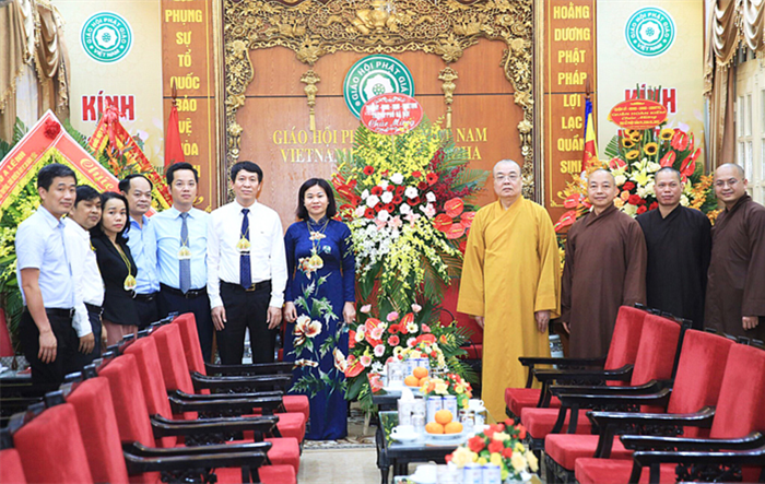 Lãnh đạo Thành phố chúc mừng Giáo hội Phật giáo Việt Nam