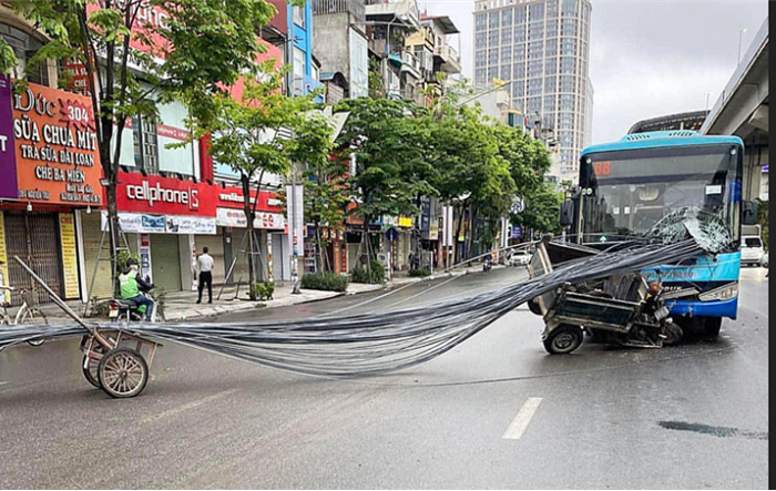 Hà Nội: Tăng cường kiểm tra, xử lý xe thô sơ, xe cơ giới 3 bánh, xe tự chế, xe chở hàng hóa cồng kềnh