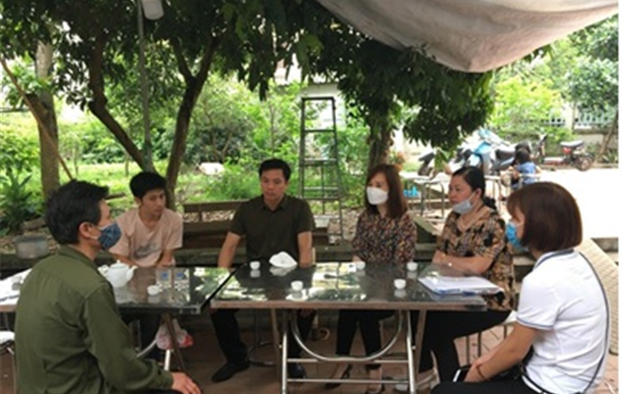 Đại diện Sở Lao động - Thương binh và Xã hội Hà Nội thăm hỏi, động viên  gia đình các nạn nhân bị đuối nước tử vong tại xã Đồng Thái, huyện Ba Vì