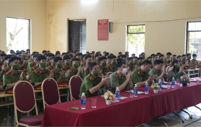 Công an thành phố Hà Nội: Khai giảng lớp huấn luyện nghiệp vụ chữa cháy và cứu nạn cứu hộ đối với chiến sỹ nghĩa vụ 