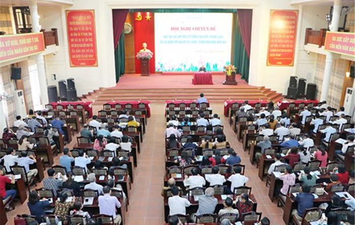Tăng cường bồi dưỡng lý luận chính trị về học tập và làm theo tư tưởng, đạo đức, phong cách Hồ Chí Minh