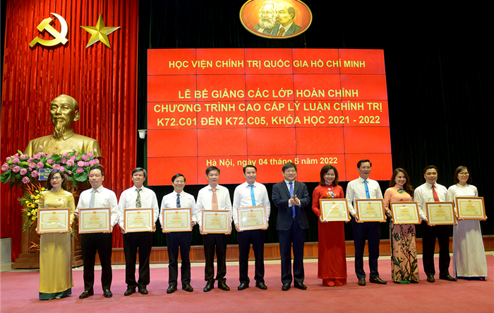 Cử cán bộ tham gia xét tuyển các lớp Cao cấp Lý luận chính trị và các lớp Hoàn chỉnh chương trình Cao cấp Lý luận chính trị năm 2022