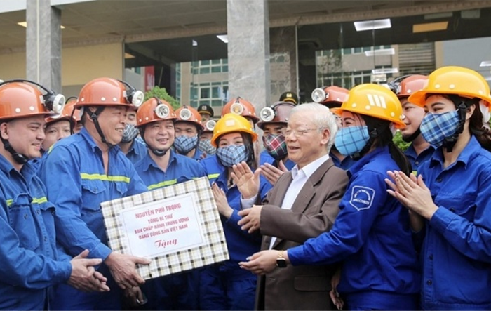 Đấu tranh phản bác các quan điểm sai trái, thù địch, xuyên tạc bản chất giai cấp công nhân của Đảng
