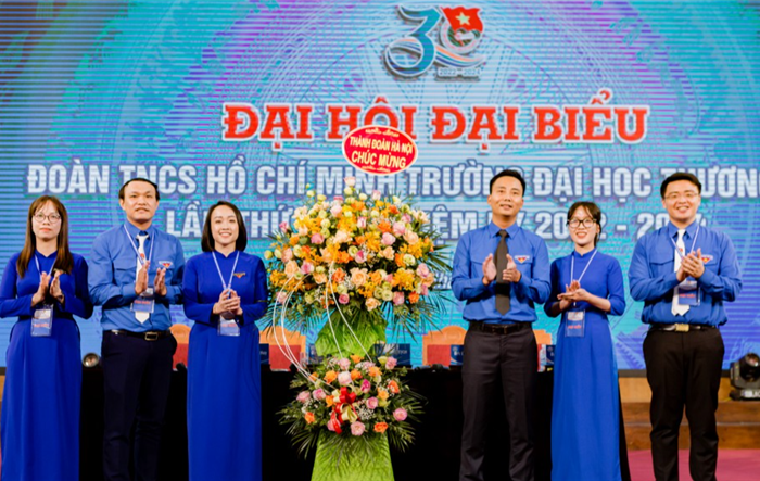 Phó Bí thư Thường trực Thành đoàn Hà Nội dự Đại hội đại biểu Đoàn TNCS Hồ Chí Minh trường Đại học Thương mại lần thứ XXX