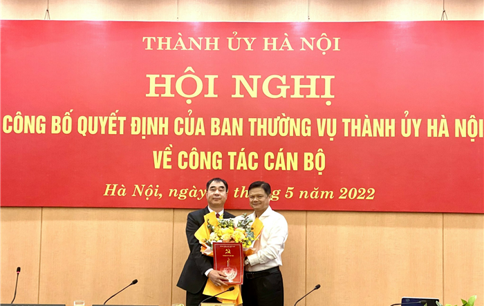 Điều động, luân chuyển 3 cán bộ Thành phố về quận, huyện