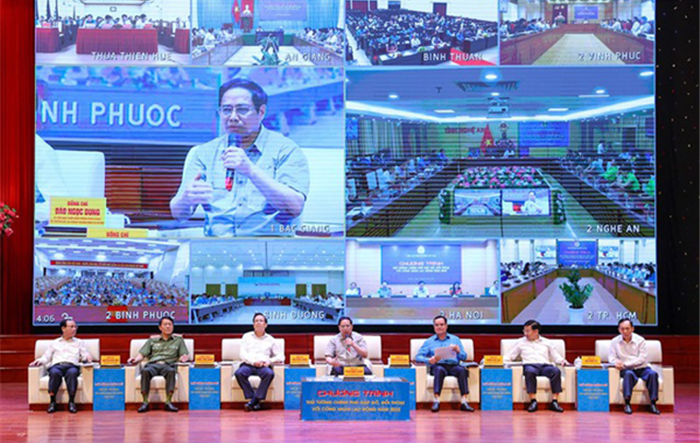 Thủ tướng Chính phủ Phạm Minh Chính đối thoại với hơn 4.500 công nhân, người lao động trên cả nước