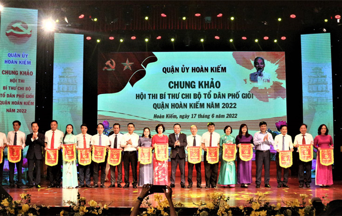 Sôi nổi Hội thi “Bí thư chi bộ tổ dân phố giỏi quận Hoàn Kiếm năm 2022”
