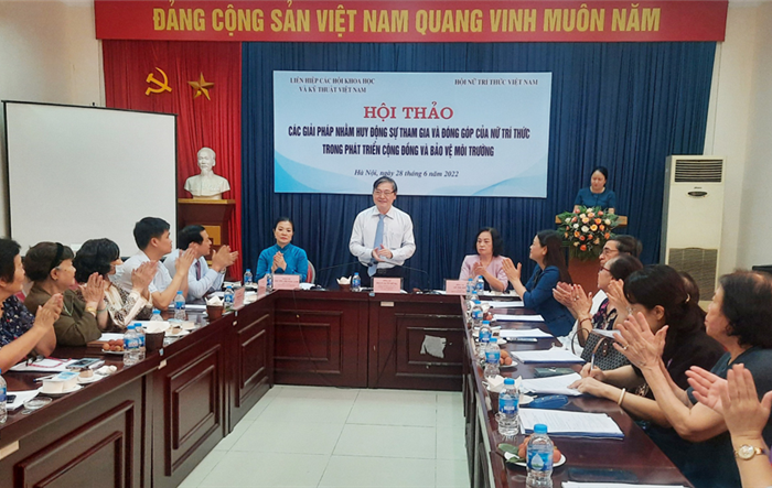 Hội thảo “Các giải pháp nhằm huy động sự tham gia và đóng góp của nữ trí thức trong phát triển cộng đồng và bảo vệ môi trường”