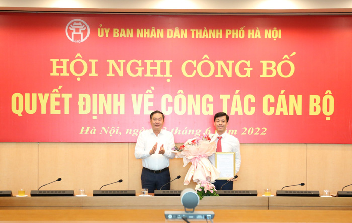 Hội nghị công bố Quyết định của Chủ tịch UBND Thành phố về công tác cán bộ