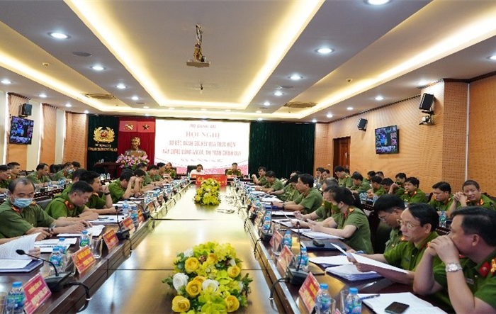 Hội nghị trực tuyến sơ kết, đánh giá kết quả thực hiện xây dựng Công an xã, thị trấn chính quy