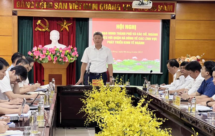 Phó Chủ tịch UBND thành phố Hà Nội Nguyễn Mạnh Quyền làm việc với UBND quận Hà Đông