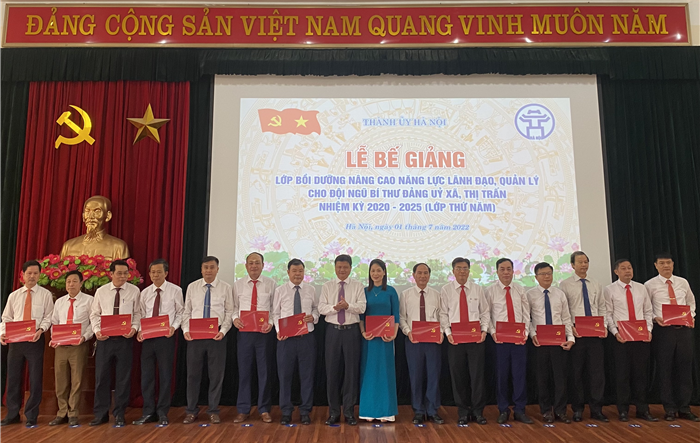 Bế giảng lớp bồi dưỡng nâng cao kỹ năng lãnh đạo cho Bí thư Đảng uỷ xã, thị trấn