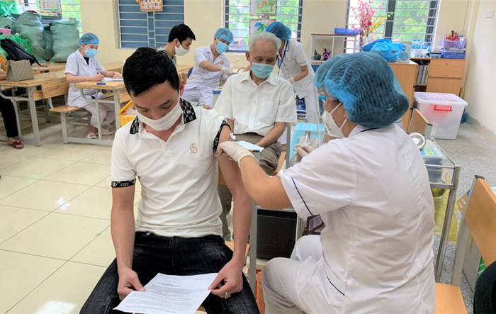 Tăng cường tiêm vắc xin phòng Covid-19 cho quân nhân, chiến sĩ, cán bộ, công chức, viên chức và người lao động