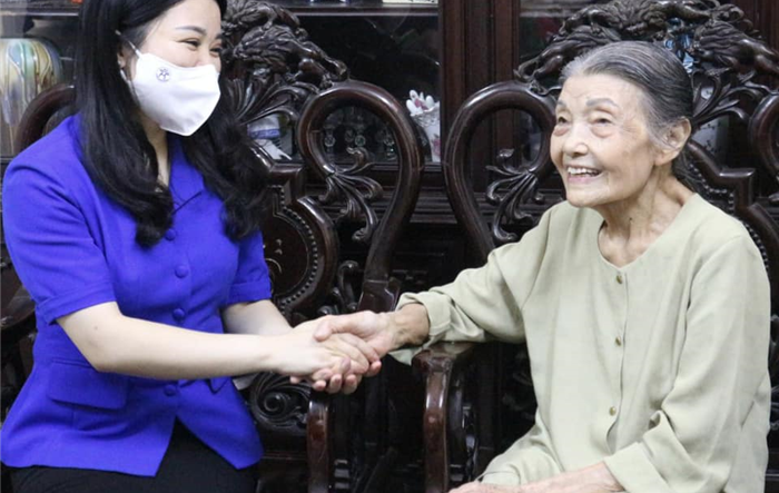Tuổi trẻ Thủ đô quan tâm, biết ơn và tri ân tới mẹ Việt Nam anh hùng, người có công với cách mạng
